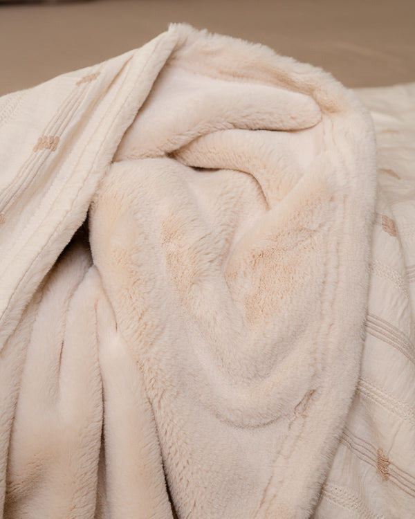 Cozy Texture Plush Blanket – Beige - SAND CLOUD